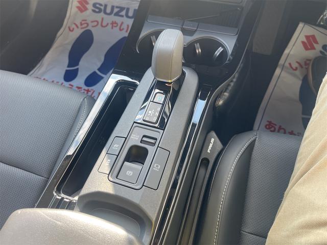 プリウス Ｚ　４ＷＤ　１２．３型ＴＶ　ナビ　ＥＴＣ２．０　デジタルインナーミラー　パノラミックビューモニター　パワーバックドア　ハンドルヒーター　ＢＳＭ　シートヒーター＆ベンチレーター　トヨタチームメート　ドラレコ（11枚目）