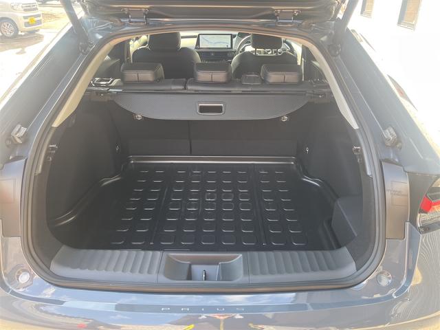 プリウス Ｚ　４ＷＤ　１２．３型ＴＶ　ナビ　ＥＴＣ２．０　デジタルインナーミラー　パノラミックビューモニター　パワーバックドア　ハンドルヒーター　ＢＳＭ　シートヒーター＆ベンチレーター　トヨタチームメート　ドラレコ（18枚目）