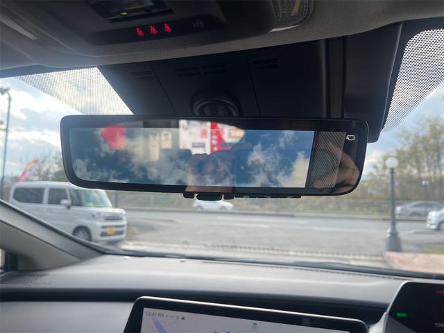 プリウス Ｚ　４ＷＤ　１２．３型ＴＶ　ナビ　ＥＴＣ２．０　デジタルインナーミラー　パノラミックビューモニター　パワーバックドア　ハンドルヒーター　ＢＳＭ　シートヒーター＆ベンチレーター　トヨタチームメート　ドラレコ（23枚目）