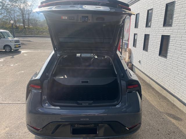 プリウス Ｚ　４ＷＤ　１２．３型ＴＶ　ナビ　ＥＴＣ２．０　デジタルインナーミラー　パノラミックビューモニター　パワーバックドア　ハンドルヒーター　ＢＳＭ　シートヒーター＆ベンチレーター　トヨタチームメート　ドラレコ（28枚目）