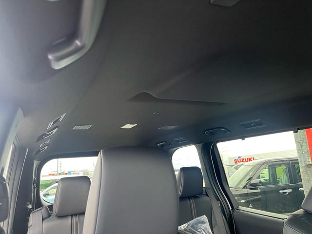 ヴォクシー ハイブリッドＳ－Ｚ　４ＷＤ　快適利便パッケージ　トヨタセィフティセンス　トヨタチームメイトアドバンスパーク＋ＰＶＭ＋ＰＫＳＢ　ＥＴＣ２．０　寒冷地仕様　両側電動スライドドア　登録済み未使用車（12枚目）