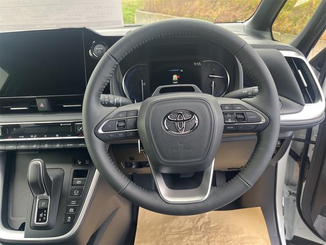ヴォクシー ハイブリッドＳ－Ｚ　４ＷＤ　快適利便パッケージ　トヨタセィフティセンス　トヨタチームメイトアドバンスパーク＋ＰＶＭ＋ＰＫＳＢ　ＥＴＣ２．０　寒冷地仕様　両側電動スライドドア　登録済み未使用車（16枚目）