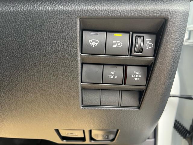 ヴォクシー ハイブリッドＳ－Ｚ　４ＷＤ　快適利便パッケージ　トヨタセィフティセンス　トヨタチームメイトアドバンスパーク＋ＰＶＭ＋ＰＫＳＢ　ＥＴＣ２．０　寒冷地仕様　両側電動スライドドア　登録済み未使用車（23枚目）