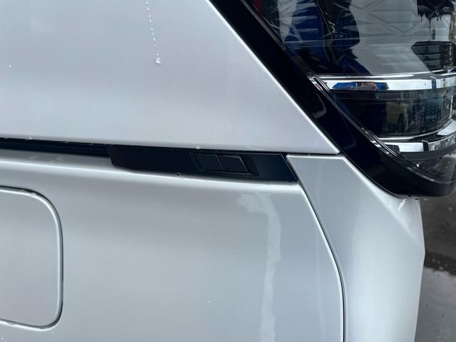 ヴォクシー ハイブリッドＳ－Ｚ　４ＷＤ　快適利便パッケージ　トヨタセィフティセンス　トヨタチームメイトアドバンスパーク＋ＰＶＭ＋ＰＫＳＢ　ＥＴＣ２．０　寒冷地仕様　両側電動スライドドア　登録済み未使用車（24枚目）