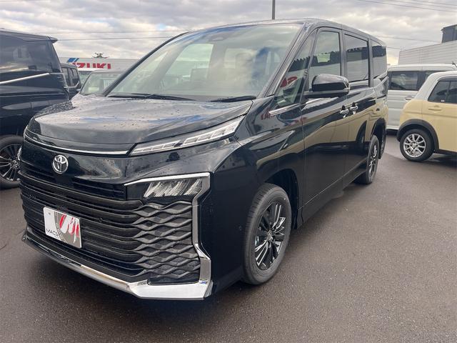 ヴォクシー ハイブリッドＳ－Ｚ　４ＷＤ　快適利便パッケージ　トヨタセィフティセンス　トヨタチームメイトアドバンスパーク＋ＰＶＭ＋ＰＫＳＢ　ＥＴＣ２．０　寒冷地仕様　両側電動スライドドア　登録済み未使用車（7枚目）