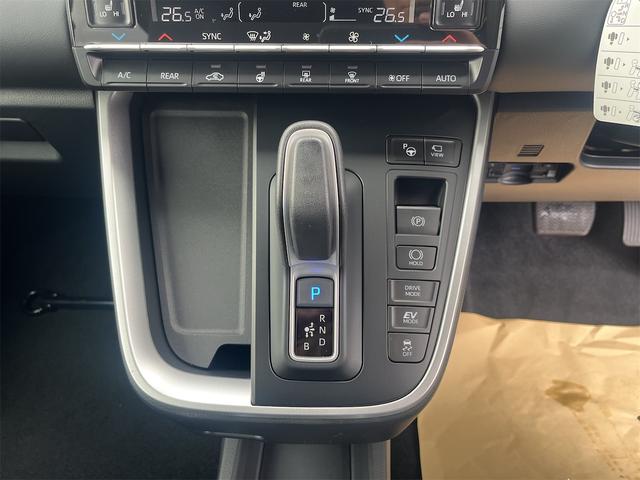 ヴォクシー ハイブリッドＳ－Ｚ　４ＷＤ　快適利便パッケージ　トヨタセィフティセンス　トヨタチームメイトアドバンスパーク＋ＰＶＭ＋ＰＫＳＢ　ＥＴＣ２．０　寒冷地仕様　両側電動スライドドア　登録済み未使用車（11枚目）
