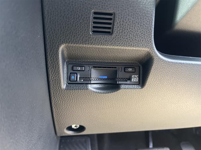 ヴォクシー ハイブリッドＳ－Ｚ　４ＷＤ　快適利便パッケージ　トヨタセィフティセンス　トヨタチームメイトアドバンスパーク＋ＰＶＭ＋ＰＫＳＢ　ＥＴＣ２．０　寒冷地仕様　両側電動スライドドア　登録済み未使用車（25枚目）