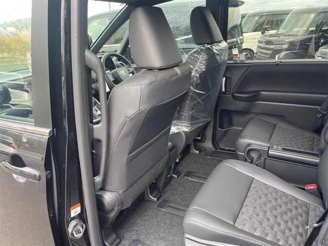 ヴォクシー ハイブリッドＳ－Ｚ　４ＷＤ　快適利便パッケージ　トヨタセィフティセンス　トヨタチームメイトアドバンスパーク＋ＰＶＭ＋ＰＫＳＢ　ＥＴＣ２．０　寒冷地仕様　両側電動スライドドア　登録済み未使用車（29枚目）