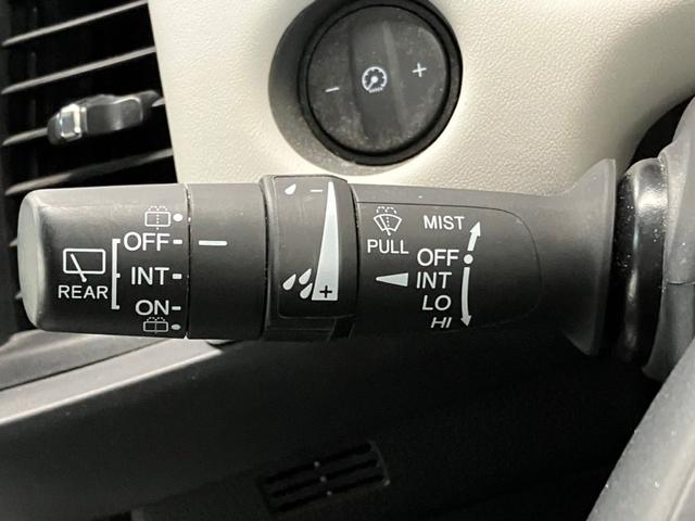 e:HEVホーム ワンオーナー 9インチナビ TV Bluetooth バックモニター LEDライト ステリモ ホンダセンシング レーダークルーズ オートライト オートエアコン 障害物センサー 電動パーキングブレーキ(15枚目)