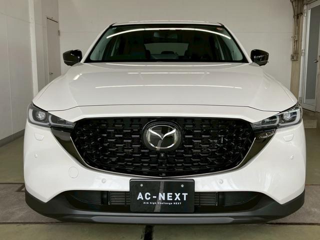 ＣＸ－５ ＸＤ　ブラックトーンエディション　４ＷＤ　純正１０インチナビ　３６０度ビューモニター　ＣａｒＰｌａｙ　パワーバックドア　アダプティブＬＥＤヘッドライト　シートヒーター　ＨＵＤ　ブラインドスポットモニター　ＡＣＣ　レーンキープ　ＥＴＣ（4枚目）
