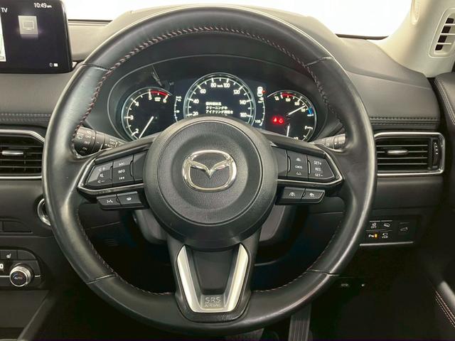ＣＸ－５ ＸＤ　ブラックトーンエディション　４ＷＤ　純正１０インチナビ　３６０度ビューモニター　ＣａｒＰｌａｙ　パワーバックドア　アダプティブＬＥＤヘッドライト　シートヒーター　ＨＵＤ　ブラインドスポットモニター　ＡＣＣ　レーンキープ　ＥＴＣ（10枚目）