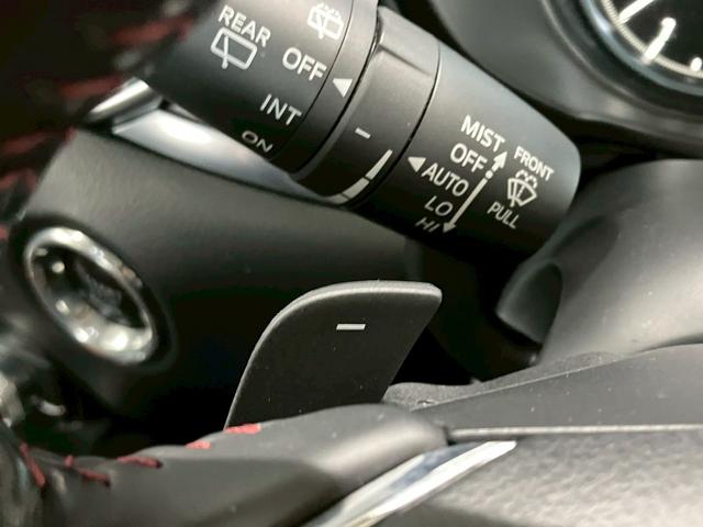 ＣＸ－５ ＸＤ　ブラックトーンエディション　４ＷＤ　純正１０インチナビ　３６０度ビューモニター　ＣａｒＰｌａｙ　パワーバックドア　アダプティブＬＥＤヘッドライト　シートヒーター　ＨＵＤ　ブラインドスポットモニター　ＡＣＣ　レーンキープ　ＥＴＣ（13枚目）