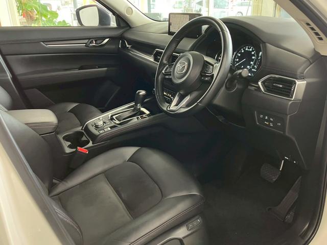 ＣＸ－５ ＸＤ　ブラックトーンエディション　４ＷＤ　純正１０インチナビ　３６０度ビューモニター　ＣａｒＰｌａｙ　パワーバックドア　アダプティブＬＥＤヘッドライト　シートヒーター　ＨＵＤ　ブラインドスポットモニター　ＡＣＣ　レーンキープ　ＥＴＣ（32枚目）