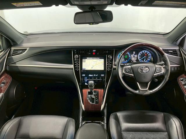 ハリアーハイブリッド プレミアム　アドバンスドパッケージ　ＪＢＬサウンド　純正８型ナビ　パノラミックビューモニター　地デジ　パワーシート　ＬＥＤライト　オートハイビーム　パワーバックドア　障害物センサー　プリクラッシュ　レーダークルーズ　レーンキープ　ＥＴＣ（2枚目）