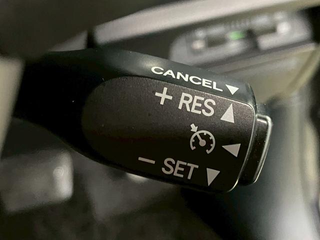 エスクァイア ハイブリッドGi 後期型 両側電動 純正9型ナビ 純正フリップダウン LEDヘッドライト オートハイビーム クルコン シートヒーター 衝突軽減ブレーキ レーンキープアシスト バックカメラ フルセグ Bluetooth(11枚目)