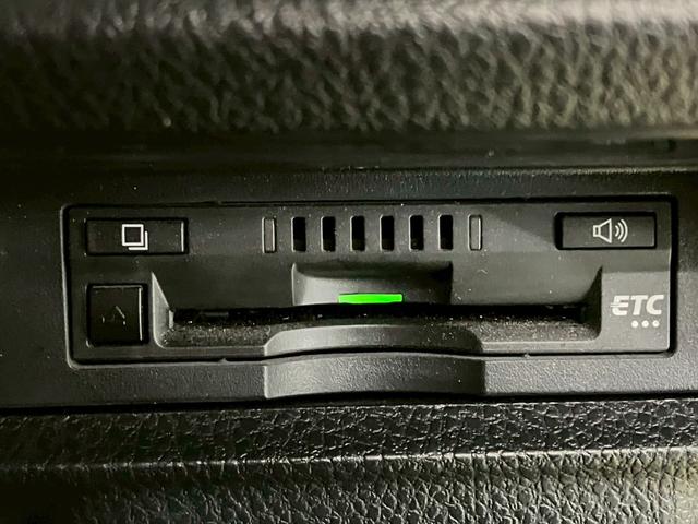 エスクァイア ハイブリッドGi 後期型 両側電動 純正9型ナビ 純正フリップダウン LEDヘッドライト オートハイビーム クルコン シートヒーター 衝突軽減ブレーキ レーンキープアシスト バックカメラ フルセグ Bluetooth(24枚目)