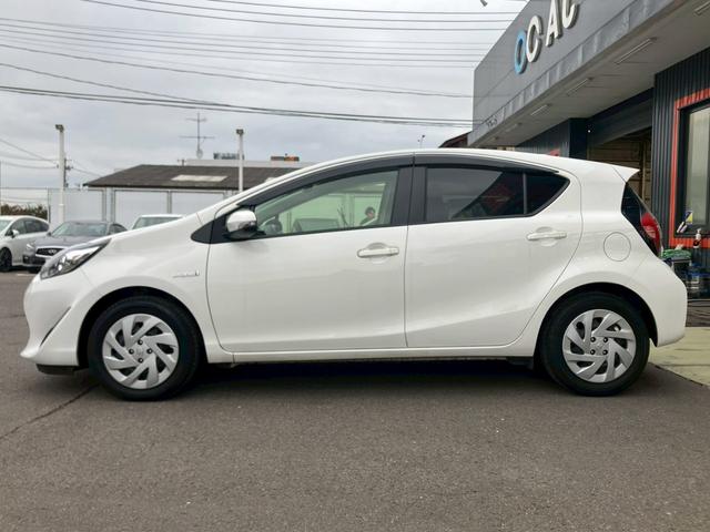 アクア S 後期型 衝突被害軽減ブレーキ レーンキープ オートハイビーム 純正ナビ バックモニター 地デジTV Bluetooth ステアリングリモコン スマートキー プッシュスタート オートエアコン ETC(5枚目)