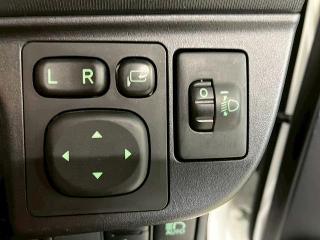 アクア S 後期型 衝突被害軽減ブレーキ レーンキープ オートハイビーム 純正ナビ バックモニター 地デジTV Bluetooth ステアリングリモコン スマートキー プッシュスタート オートエアコン ETC(22枚目)