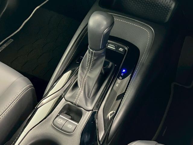 カローラツーリング ハイブリッド ダブルバイビー ワンオーナー モデリスタフルエアロ 10.5インチDPオーディオ ハーフレザー LEDヘッドライト バックカメラ 衝突軽減ブレーキ レーンキープアシスト AC100V電源 オートハイビーム ACC(20枚目)