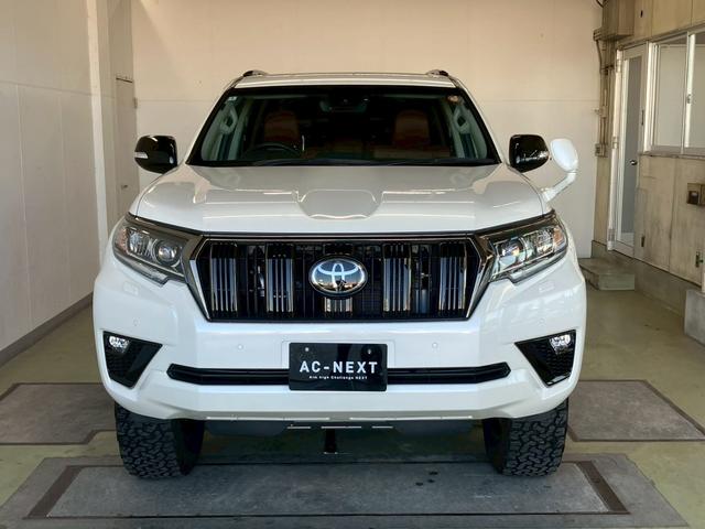 ランドクルーザープラド TX Lパッケージ 70thアニバーサリーリミテッド 1オーナー ムーンルーフ JAOSスキッププレート ガナドールマフラー RAYS18インチAW リフトアップ 9型ナビ バックカメラ シートヒーター 茶側シート LEDライト ACC セーフティセンス(4枚目)