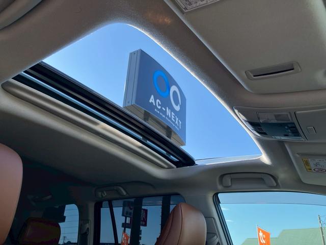 ランドクルーザープラド TX Lパッケージ 70thアニバーサリーリミテッド 1オーナー ムーンルーフ JAOSスキッププレート ガナドールマフラー RAYS18インチAW リフトアップ 9型ナビ バックカメラ シートヒーター 茶側シート LEDライト ACC セーフティセンス(9枚目)