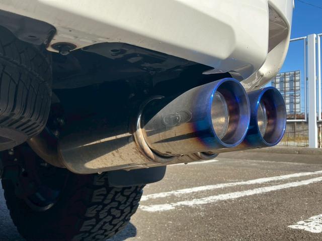 ランドクルーザープラド TX Lパッケージ 70thアニバーサリーリミテッド 1オーナー ムーンルーフ JAOSスキッププレート ガナドールマフラー RAYS18インチAW リフトアップ 9型ナビ バックカメラ シートヒーター 茶側シート LEDライト ACC セーフティセンス(11枚目)