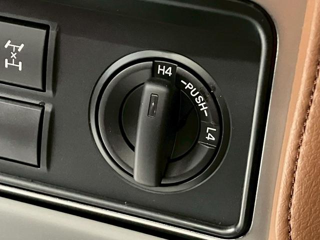 ランドクルーザープラド TX Lパッケージ 70thアニバーサリーリミテッド 1オーナー ムーンルーフ JAOSスキッププレート ガナドールマフラー RAYS18インチAW リフトアップ 9型ナビ バックカメラ シートヒーター 茶側シート LEDライト ACC セーフティセンス(26枚目)