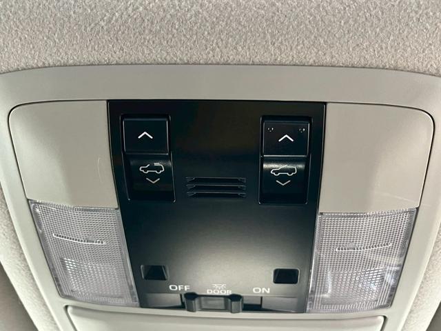 ランドクルーザープラド TX Lパッケージ 70thアニバーサリーリミテッド 1オーナー ムーンルーフ JAOSスキッププレート ガナドールマフラー RAYS18インチAW リフトアップ 9型ナビ バックカメラ シートヒーター 茶側シート LEDライト ACC セーフティセンス(28枚目)