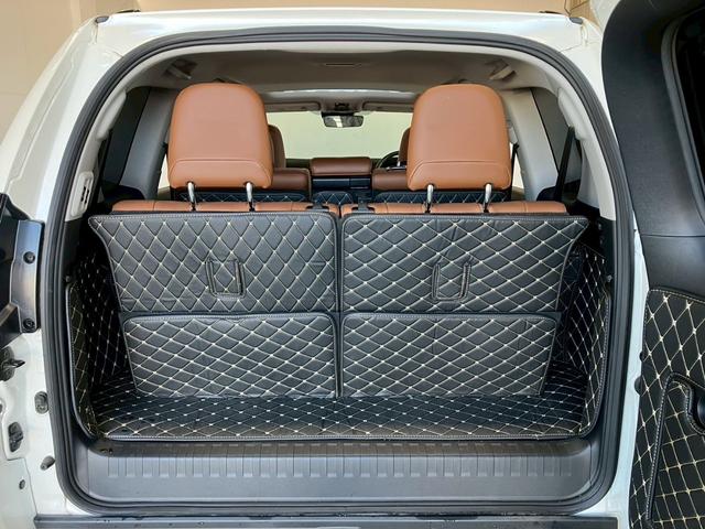 ランドクルーザープラド TX Lパッケージ 70thアニバーサリーリミテッド 1オーナー ムーンルーフ JAOSスキッププレート ガナドールマフラー RAYS18インチAW リフトアップ 9型ナビ バックカメラ シートヒーター 茶側シート LEDライト ACC セーフティセンス(41枚目)