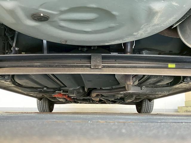 シエンタ ハイブリッドＧ　クエロ　８インチナビ　パノラミックビューモニター　フルセグＴＶ　両側電動スライド　ＬＥＤライト　オートハイビーム　シートヒーター／ステアリングヒーター　プリクラッシュ　クルーズコントロール　ドライブレコーダー（32枚目）