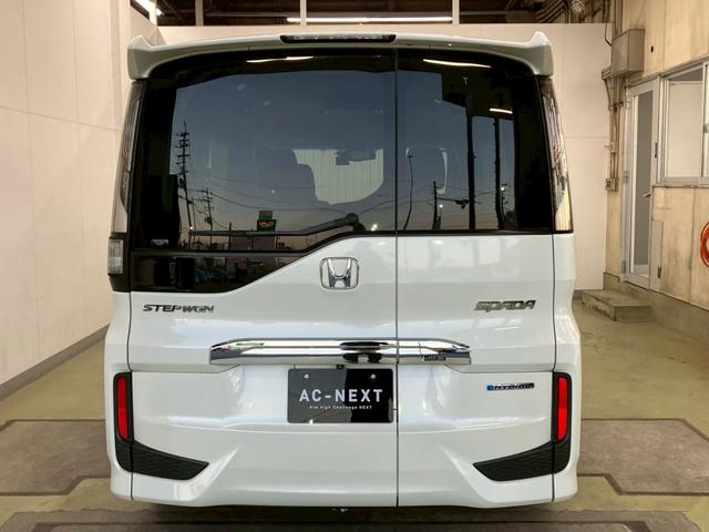 ステップワゴンスパーダ スパーダハイブリッド　Ｇ・ＥＸ　ホンダセンシング　純正９インチナビ　１０インチフリップダウンモニター　全周囲カメラ　ＡＣＣ　ＬＥＤライト　両側電動ドア　衝突軽減ブレーキ　ドラレコ　後席エアコン　ＥＴＣ　横滑り防止　シートヒーター　ハーフレザーシート（6枚目）