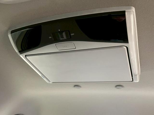 ステップワゴンスパーダ スパーダハイブリッド　Ｇ・ＥＸ　ホンダセンシング　純正９インチナビ　１０インチフリップダウンモニター　全周囲カメラ　ＡＣＣ　ＬＥＤライト　両側電動ドア　衝突軽減ブレーキ　ドラレコ　後席エアコン　ＥＴＣ　横滑り防止　シートヒーター　ハーフレザーシート（17枚目）