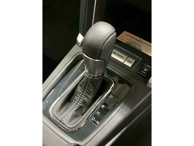 フォレスター Ｓ－リミテッド　ＡＣＣ　ＬＥＤヘッドライト　ステアリングレスポンシブヘッドランプ　パワーシート　７型ナビ　バックカメラ　フルセグ　Ｂｌｕｅｔｏｏｔｈ　ＣＤ　ＤＶＤ再生　シートヒーター　パワーシート　ハーフレザーシート（17枚目）