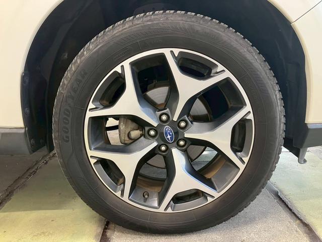 フォレスター Ｓ－リミテッド　ＡＣＣ　ＬＥＤヘッドライト　ステアリングレスポンシブヘッドランプ　パワーシート　７型ナビ　バックカメラ　フルセグ　Ｂｌｕｅｔｏｏｔｈ　ＣＤ　ＤＶＤ再生　シートヒーター　パワーシート　ハーフレザーシート（31枚目）