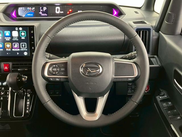 タント カスタムＲＳ　両側電動スライド　ターボ車　純正９インチディスプレイオーディオ　バックカメラ　地デジ　ＣａｒＰｌａｙ　シートヒーター　ＬＥＤヘッドライト　クリアランスソナー　衝突被害軽減ブレーキ　レーンキープ　後期型（9枚目）