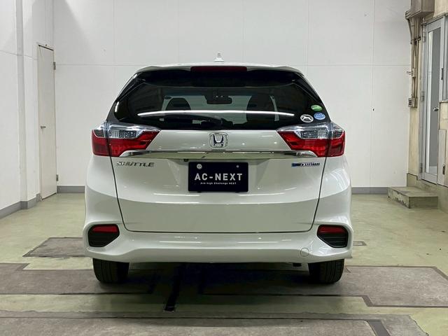 シャトル ハイブリッドＸ　ホンダセンシング　ＬＥＤヘッドライト　アダプティブクルコン　シートヒーター　ハーフレザー　ステリモ　純正ナビ　フルセグＴＶ　ＣＤ　ＤＶＤ　Ｂｌｕｅｔｏｏｔｈ　バックカメラ　純正ドラレコ　衝突軽減ブレーキ　レーンキープ（6枚目）