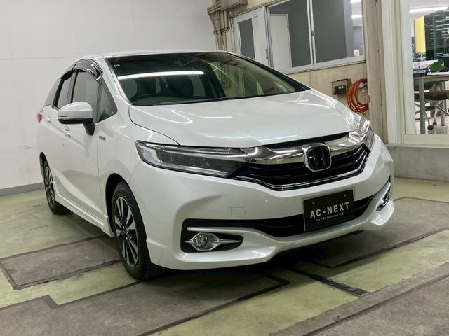 シャトル ハイブリッドＸ　ホンダセンシング　ＬＥＤヘッドライト　アダプティブクルコン　シートヒーター　ハーフレザー　ステリモ　純正ナビ　フルセグＴＶ　ＣＤ　ＤＶＤ　Ｂｌｕｅｔｏｏｔｈ　バックカメラ　純正ドラレコ　衝突軽減ブレーキ　レーンキープ（24枚目）