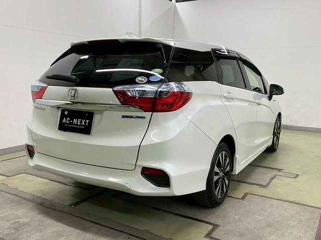 シャトル ハイブリッドＸ　ホンダセンシング　ＬＥＤヘッドライト　アダプティブクルコン　シートヒーター　ハーフレザー　ステリモ　純正ナビ　フルセグＴＶ　ＣＤ　ＤＶＤ　Ｂｌｕｅｔｏｏｔｈ　バックカメラ　純正ドラレコ　衝突軽減ブレーキ　レーンキープ（26枚目）