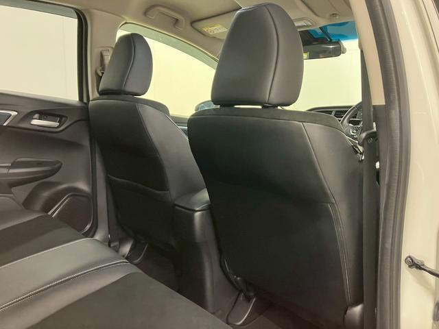 シャトル ハイブリッドＸ　ホンダセンシング　ＬＥＤヘッドライト　アダプティブクルコン　シートヒーター　ハーフレザー　ステリモ　純正ナビ　フルセグＴＶ　ＣＤ　ＤＶＤ　Ｂｌｕｅｔｏｏｔｈ　バックカメラ　純正ドラレコ　衝突軽減ブレーキ　レーンキープ（29枚目）