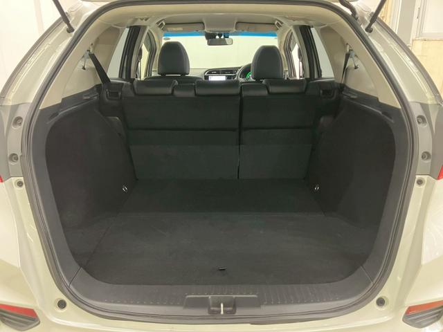 シャトル ハイブリッドＸ　ホンダセンシング　ＬＥＤヘッドライト　アダプティブクルコン　シートヒーター　ハーフレザー　ステリモ　純正ナビ　フルセグＴＶ　ＣＤ　ＤＶＤ　Ｂｌｕｅｔｏｏｔｈ　バックカメラ　純正ドラレコ　衝突軽減ブレーキ　レーンキープ（31枚目）