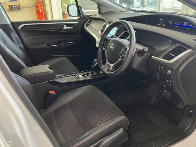 ジェイド ＲＳ・ホンダセンシング　純正９インチナビ　バックモニター　フルセグＴＶ　ＨＤＭＩ接続　ＬＥＤヘッドライト　前後ドライブレコーダー　衝突被害軽減ブレーキ　レーンキープ　アダプティブクルーズコントロール　パドルシフト　ＥＴＣ（29枚目）