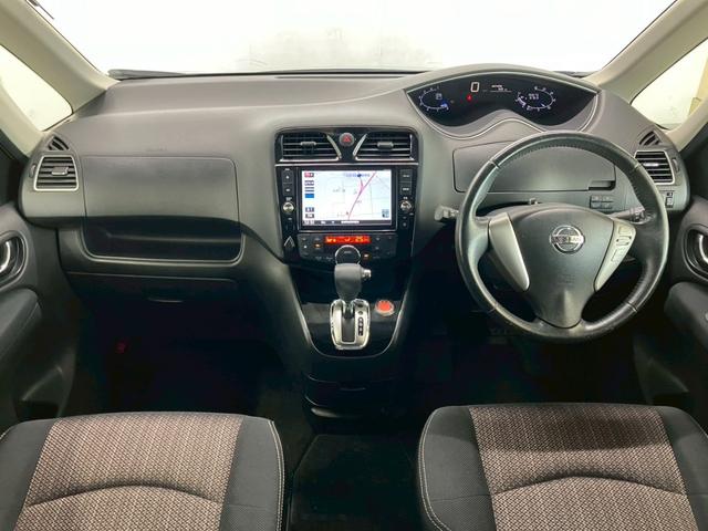 セレナ ハイウェイスター　Ｖセレクション＋セーフティ　ＳＨＶ　純正８インチナビ　純正フリップダウン　両側電動スライドドア　ＬＥＤヘッドライト　クルーズコントロール　ドラレコ　フルセグＴＶ　Ｂｌｕｅｔｏｏｔｈ　ＣＤ　ＤＶＤ　衝突軽減ブレーキ　レーンキープアシスト（2枚目）