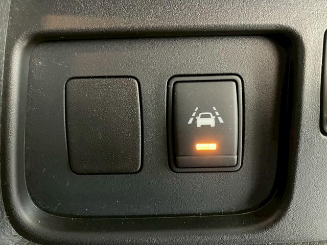 セレナ ハイウェイスター　Ｖセレクション＋セーフティ　ＳＨＶ　純正８インチナビ　純正フリップダウン　両側電動スライドドア　ＬＥＤヘッドライト　クルーズコントロール　ドラレコ　フルセグＴＶ　Ｂｌｕｅｔｏｏｔｈ　ＣＤ　ＤＶＤ　衝突軽減ブレーキ　レーンキープアシスト（17枚目）