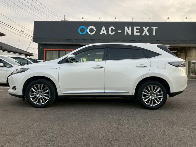 ハリアーハイブリッド プレミアム　アドバンスドパッケージ　４ＷＤ　ＪＢＬサウンド　全周囲カメラ　ワイヤレス充電　アダプティブクルコン　ＬＥＤヘッドライト　パワーバックドア　ハーフレザー　ＣＤ　ＤＶＤ　Ｂｌｕｅｔｏｏｔｈ　レーンキープ　衝突軽減ブレーキ　ＥＴＣ（5枚目）