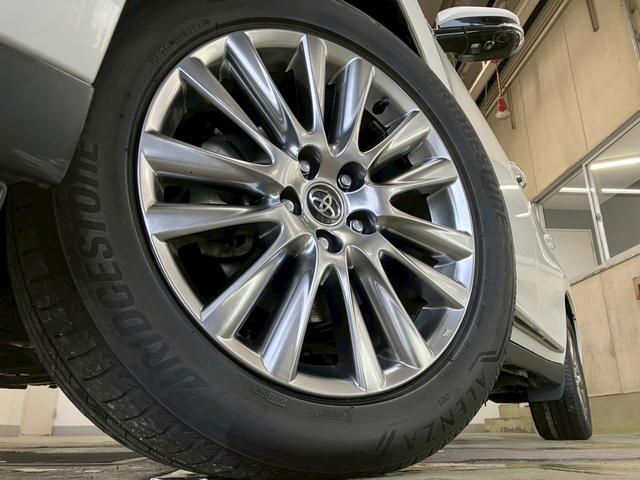 ハリアーハイブリッド プレミアム　アドバンスドパッケージ　４ＷＤ　ＪＢＬサウンド　全周囲カメラ　ワイヤレス充電　アダプティブクルコン　ＬＥＤヘッドライト　パワーバックドア　ハーフレザー　ＣＤ　ＤＶＤ　Ｂｌｕｅｔｏｏｔｈ　レーンキープ　衝突軽減ブレーキ　ＥＴＣ（7枚目）