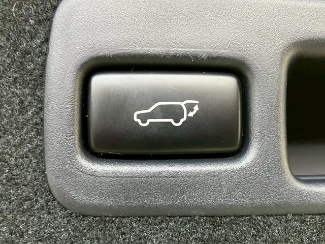 ハリアーハイブリッド プレミアム　アドバンスドパッケージ　４ＷＤ　ＪＢＬサウンド　全周囲カメラ　ワイヤレス充電　アダプティブクルコン　ＬＥＤヘッドライト　パワーバックドア　ハーフレザー　ＣＤ　ＤＶＤ　Ｂｌｕｅｔｏｏｔｈ　レーンキープ　衝突軽減ブレーキ　ＥＴＣ（17枚目）