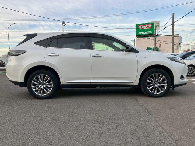 ハリアーハイブリッド プレミアム　アドバンスドパッケージ　４ＷＤ　ＪＢＬサウンド　全周囲カメラ　ワイヤレス充電　アダプティブクルコン　ＬＥＤヘッドライト　パワーバックドア　ハーフレザー　ＣＤ　ＤＶＤ　Ｂｌｕｅｔｏｏｔｈ　レーンキープ　衝突軽減ブレーキ　ＥＴＣ（28枚目）