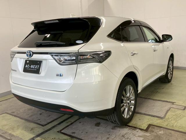 ハリアーハイブリッド プレミアム　アドバンスドパッケージ　４ＷＤ　ＪＢＬサウンド　全周囲カメラ　ワイヤレス充電　アダプティブクルコン　ＬＥＤヘッドライト　パワーバックドア　ハーフレザー　ＣＤ　ＤＶＤ　Ｂｌｕｅｔｏｏｔｈ　レーンキープ　衝突軽減ブレーキ　ＥＴＣ（29枚目）