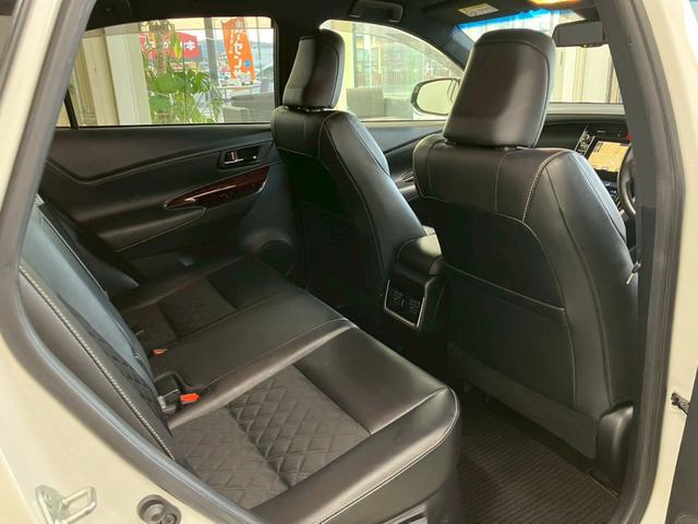 ハリアーハイブリッド プレミアム　アドバンスドパッケージ　４ＷＤ　ＪＢＬサウンド　全周囲カメラ　ワイヤレス充電　アダプティブクルコン　ＬＥＤヘッドライト　パワーバックドア　ハーフレザー　ＣＤ　ＤＶＤ　Ｂｌｕｅｔｏｏｔｈ　レーンキープ　衝突軽減ブレーキ　ＥＴＣ（32枚目）