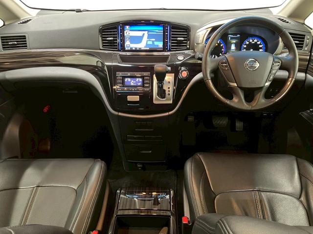 エルグランド 250ハイウェイスターS アーバンクロム 純正8インチナビ 10インチフリップダウンモニター 両側電動スライドドア パワーバックドア 純正ドライブレコーダー アダプティブクルーズコントロール プリクラッシュブレーキ 障害物センサー 純正AW(2枚目)